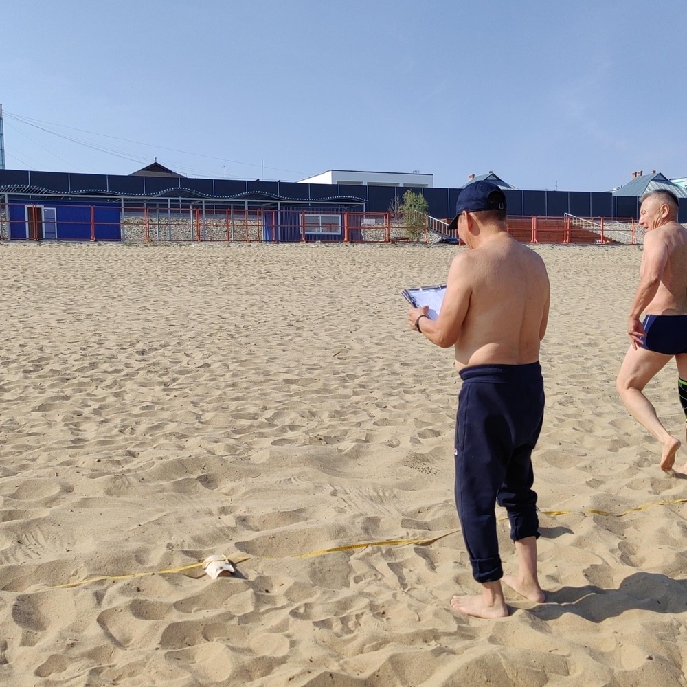 Прыжки на песке у Лены и Волги