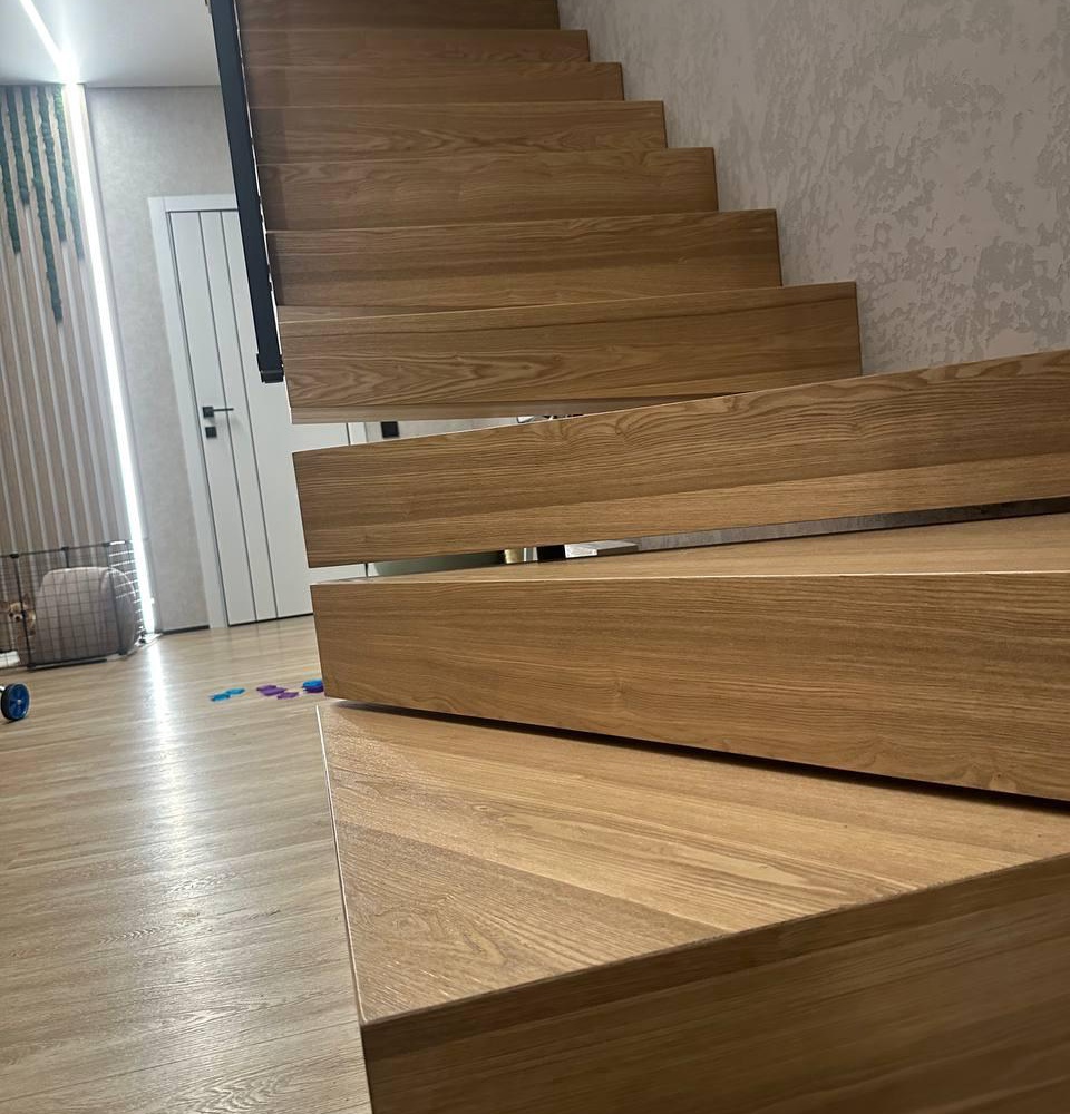 "Консольная" лестница