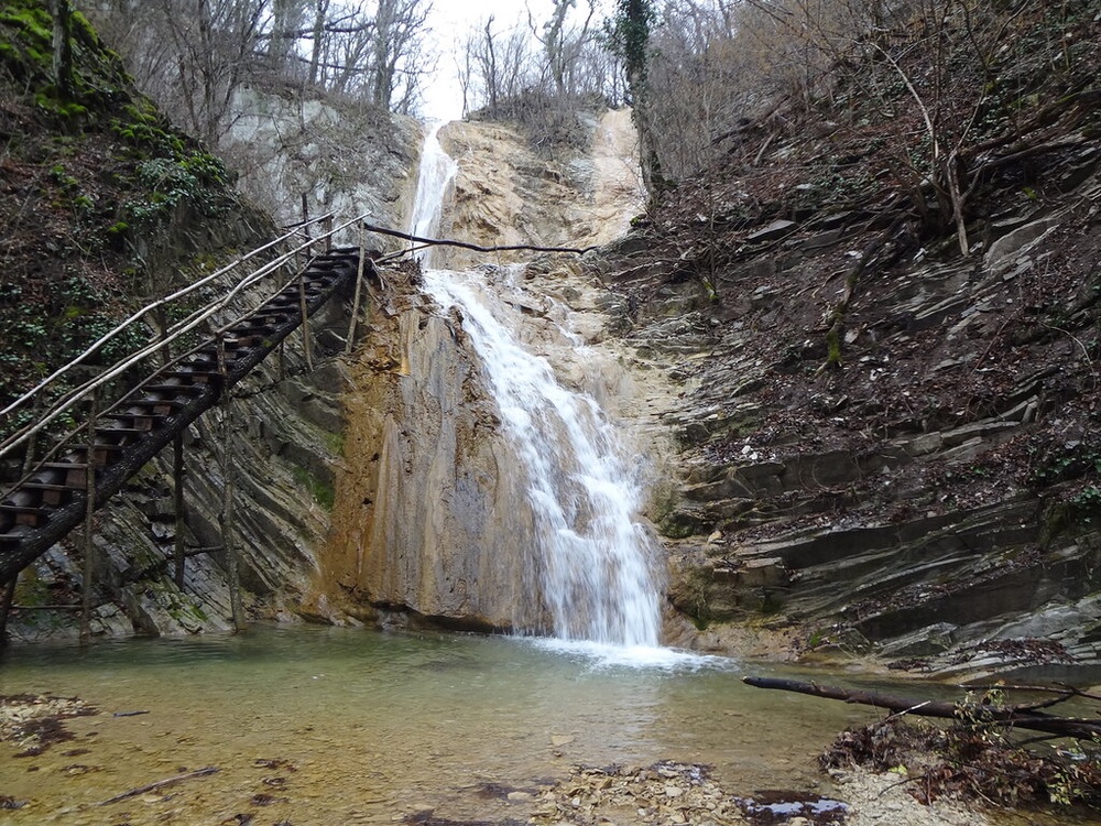 Водопады "Белые скалы" и "Фата невесты"