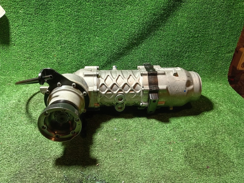 A6393300402 НОВЫЙ ПЕРЕДНИЙ РЕДУКТОР 190,000