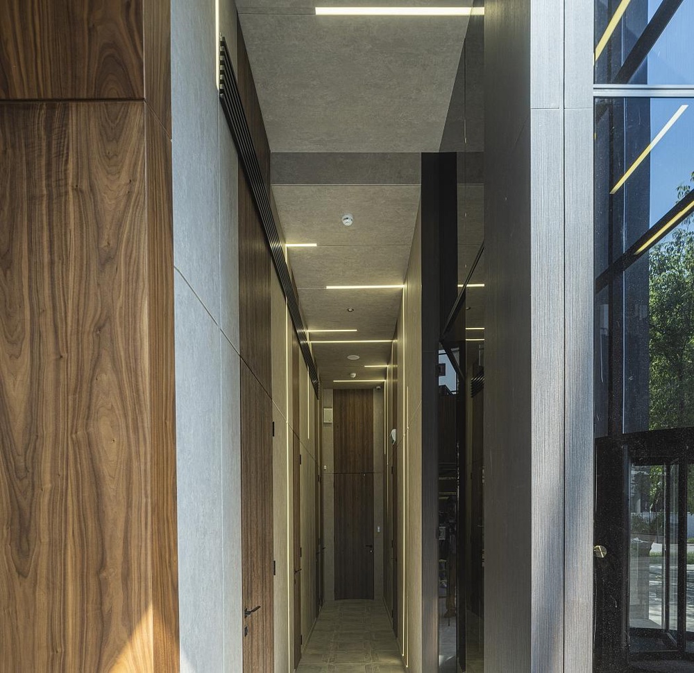 Офис продаж ЖК "ALIA"
для девелоперской компании ViHolding