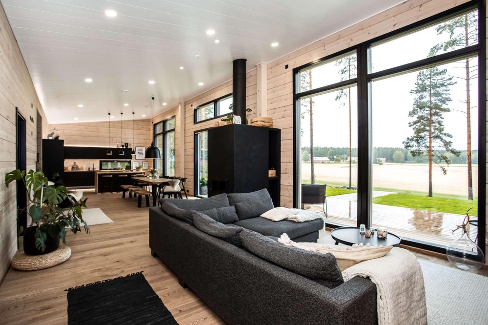 ДОМА ГДЕ МНОГО СВЕТА