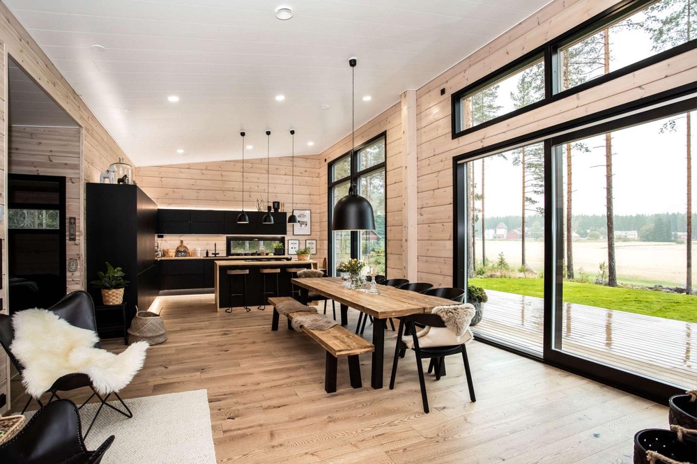 ДОМА ГДЕ МНОГО СВЕТА