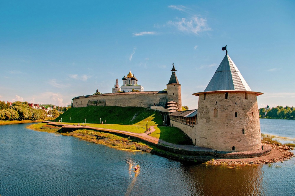 Россия — земля наших отцов.