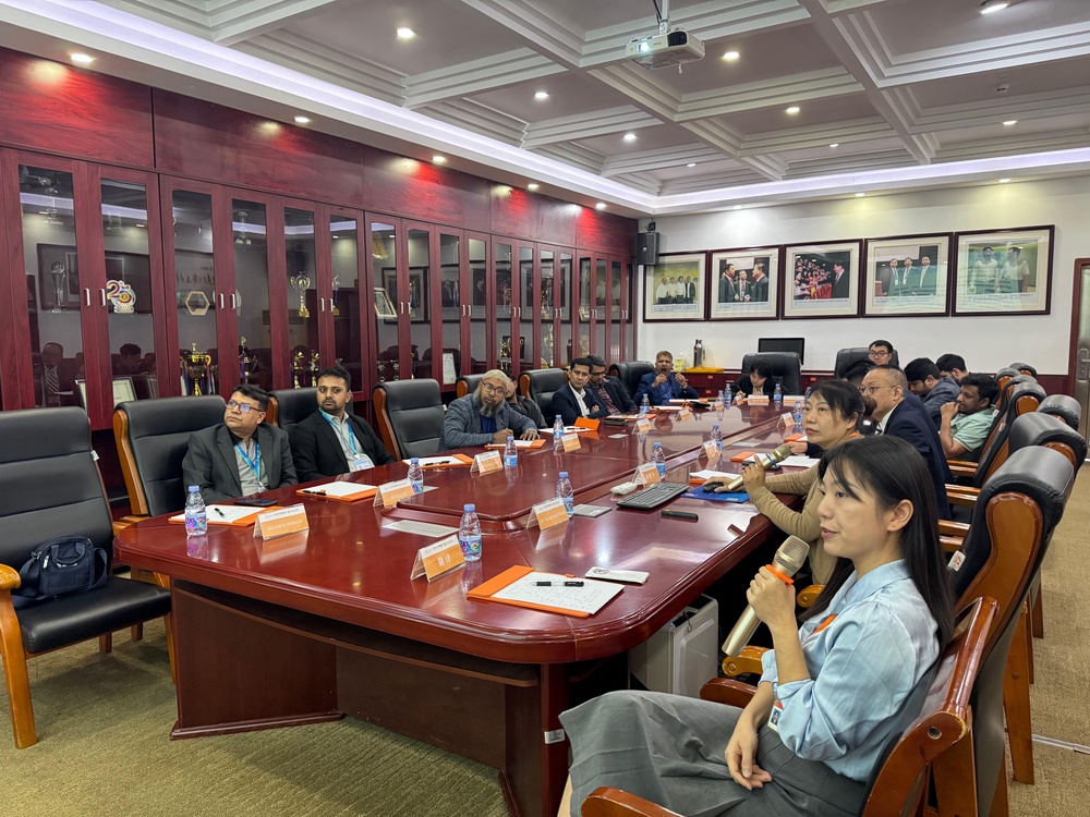 Делегация правительства и медицинских СМИ Бангладеш посетила онкологическую кулинику St. Stamford Modern Cancer Hospital