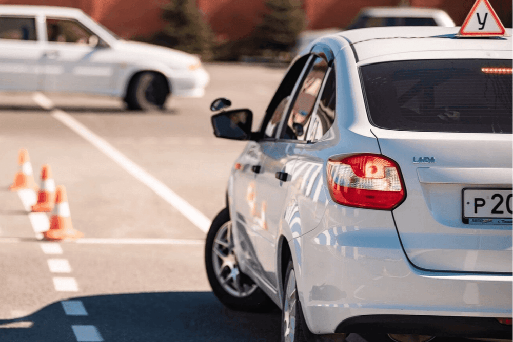 ООО "Автомобильная школа "Автофарт"