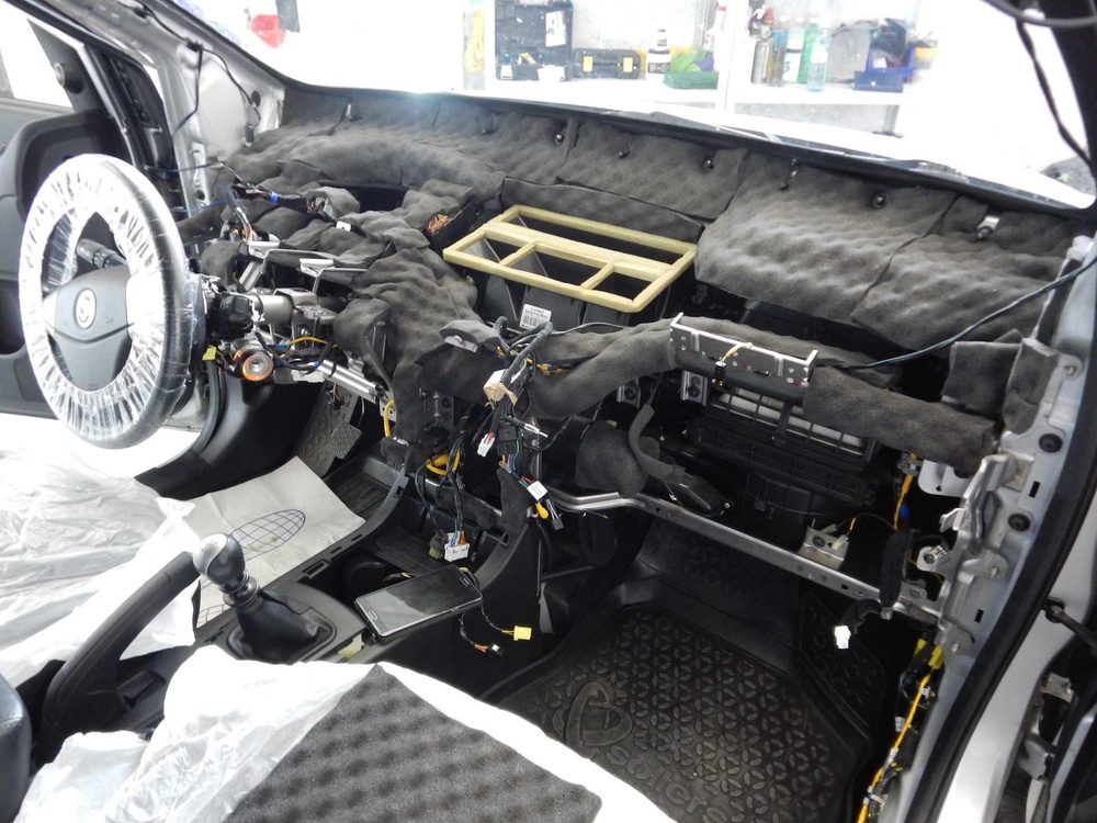 Шумоизоляция под торпедой