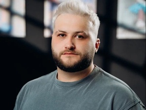 Алексей Валериевич - барбер, который работает в ритме клиента