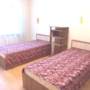 3-ком. 4 односпальные кровати.