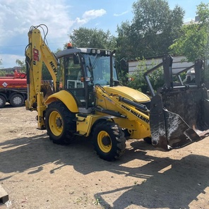 Экскаватор-погрузчик New Holland B80C