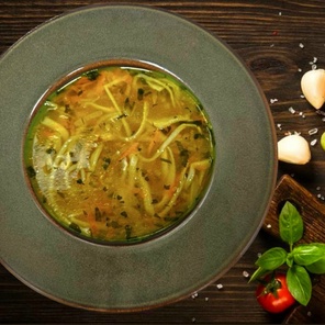 Куриный суп с домашней лапшой