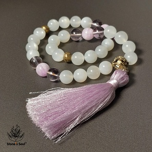 Чётки (33 бусины): беломорит, лавандовый кварц, кунцит