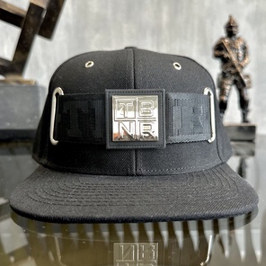 Snapback с ремнем TBNR черный