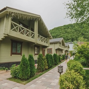 HILLS POLYANA HOTEL & SPA