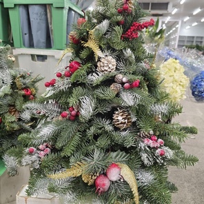 Мини-ёлка украшенная