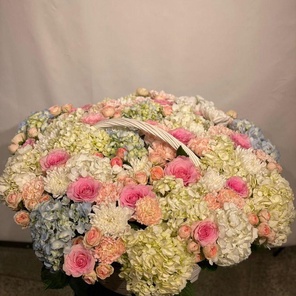 Пышная корзина для памятных моментов