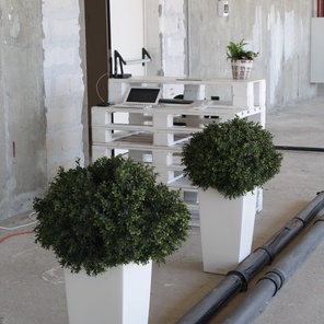 Озеленение искусственными растениями