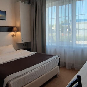 СТАНДАРТНЫЙ ДВУХМЕСТНЫЙ С ДОПОЛНИТЕЛЬНОЙ КРОВАТЬЮ