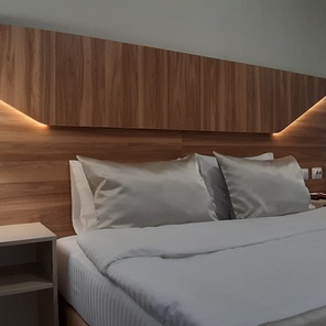 ДЕЛЮКС С КРОВАТЬЮ KING-SIZE