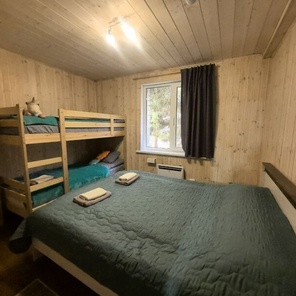 Четырехместный номер с двухъярусной кроватью