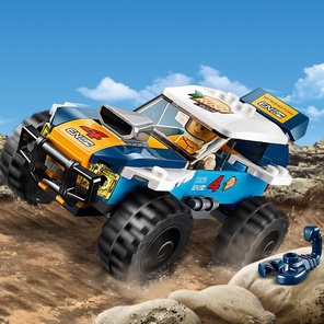 Участник гонки в пустыне