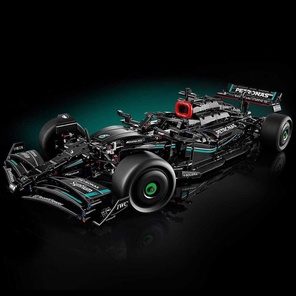 Мерседес-АМГ F1 W14 E Performance