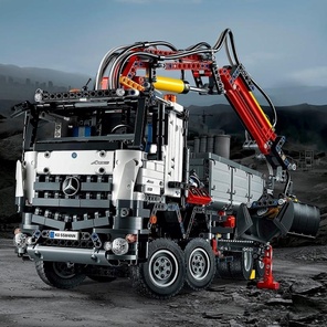 Мерседес-Бенц Arocs