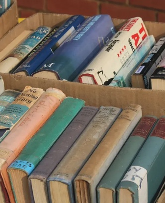 40e031ee-0666-4f29-a787-43b3e88a521c-second-hand-books-3568375_1920.webp