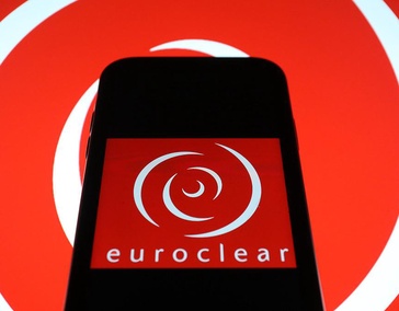 Процедура KYC включает сбор и проверку информации о клиенте