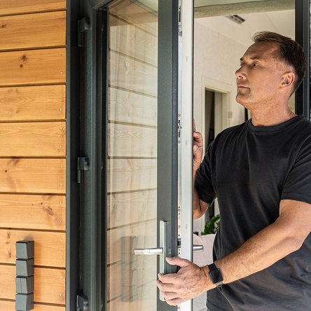 Пластиковые двери