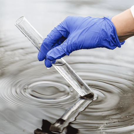 Представлял предприятие в споре с городским водоканалом