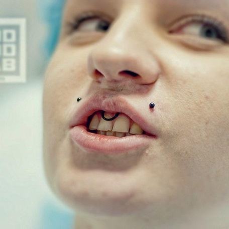 ПИРСИНГ LABRET УКУСЫ
