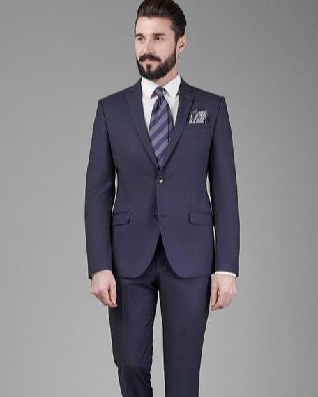 Костюм — это не просто одежда, это ваша уверенность в каждом шаге.