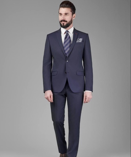 Костюм — это не просто одежда, это ваша уверенность в каждом шаге.