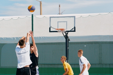 Площадка для баскетбола