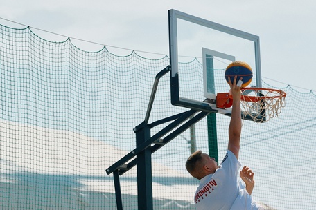 Площадка для баскетбола