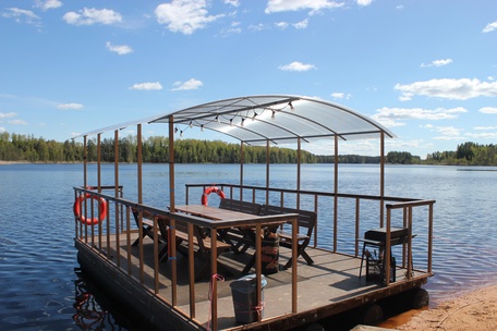 Беседка на воде